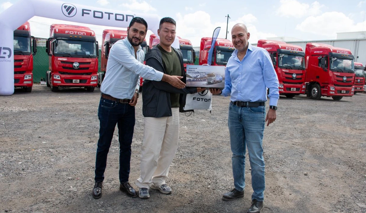 JT-Express-expande-capacidad-operativa-con-30-FOTON-GTL-4x2-factor-automotor