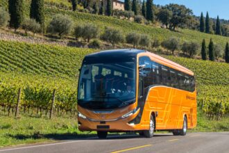 Paradiso G8 se comercializará en Europa con un chasis de Volvo y la carrocería de Marcopolo.