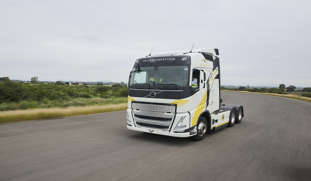 MexAmerik-refuerza-estrategia-de-renovacion-con-40-Volvo-FH-factor-automotor