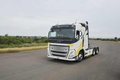 MexAmerik-refuerza-estrategia-de-renovacion-con-40-Volvo-FH-factor-automotor