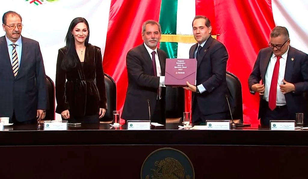 Paquete-Economico-2027-contempla-inversion-en-trenes-carreteras-y-cadenas-de-suministro-Factor-automotor.