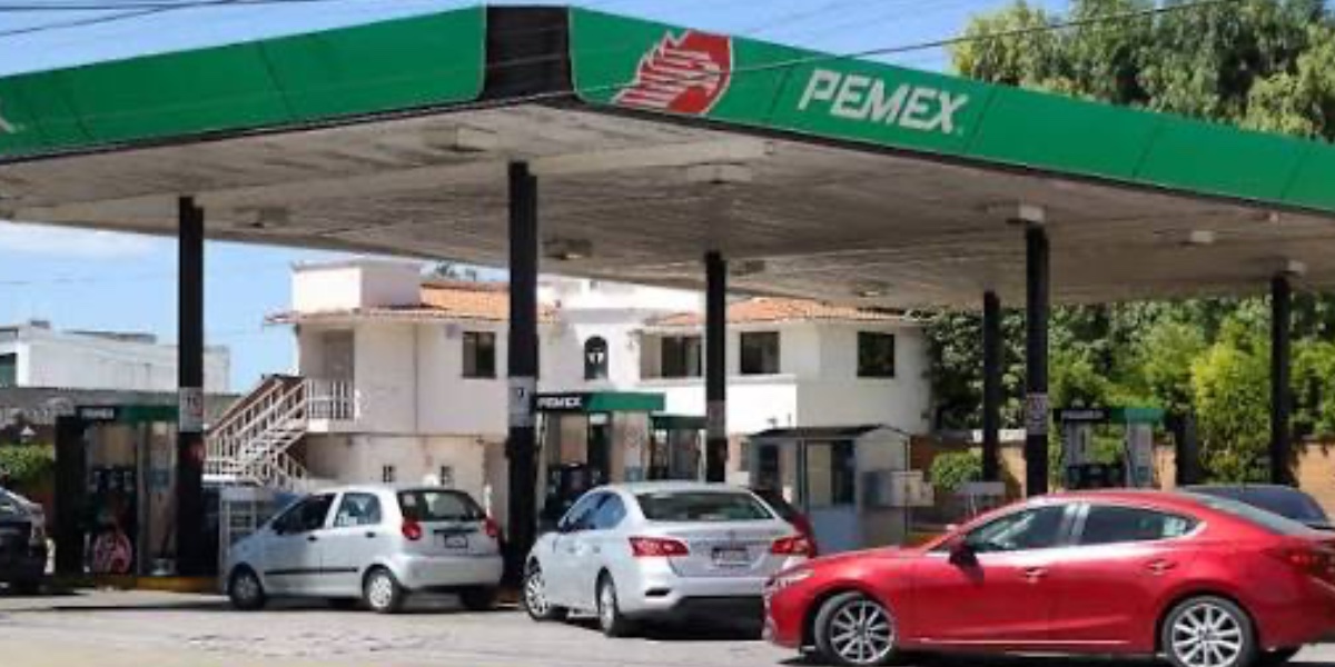 Pemex firma acuerdo con UIF contra robo de hidrocarburos