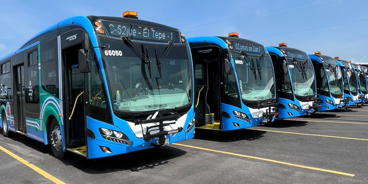 Querétaro moderniza el transporte de pasajeros con nuevos autobuses Mercedes-Benz.