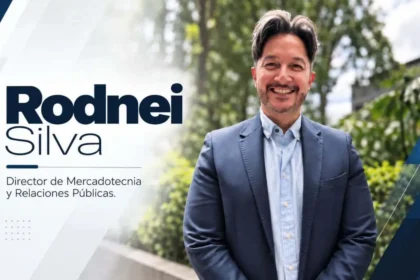 Rodnei Silva, nuevo director de Mercadotecnia y Relaciones Públicas de GWM México, sonriendo al aire libre con vegetación de fondo.