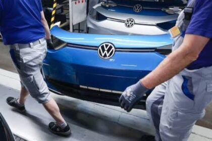 Trabajadores de Volkswagen rechazaron el aumento salarial de 10.04% ofrecido por la armadora