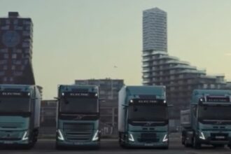 Los camiones presentados por Volvo tienen una autonomía de 430 km y en el caso de Aero Electric, el rango extendido llega hasta los 700 kilómetros.