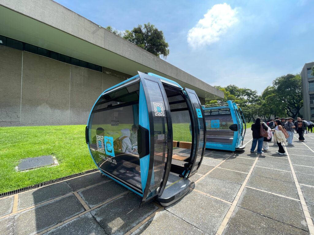 En la 13° Expo Conecta Transporte, los estudiantes de UPIICSA pudieron interactuar con nuevas formas de movilidad. 