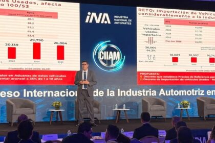 Rogelio Arzate, presidente ejecutivo de la ANPACT, durante su presentación sobre el panorama de vehículos pesados en el CIIAM 2026.