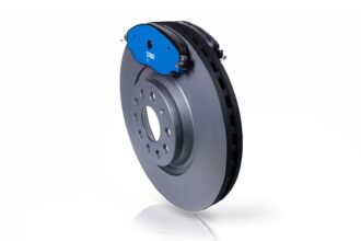 ZF presentó en Automechanika Frankfurt 2026 su nueva tecnología en frenos y discos capaz de reducir hasta en 80% las emisiones de PM10