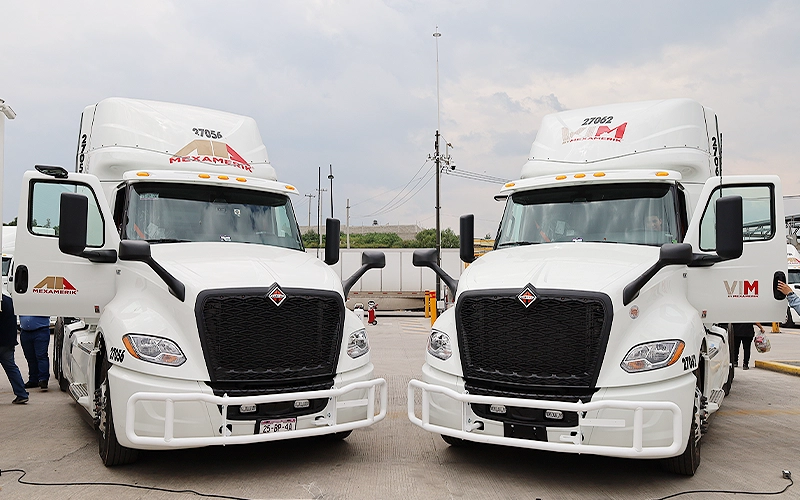 Tractocamiones International LT S13 de Grupo MexAmerik y Transportes VIM