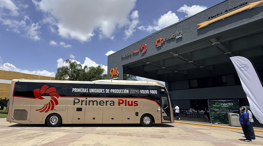 Nuevo Volvo 9800 de Primera Plus en Grupo Flecha Amarilla