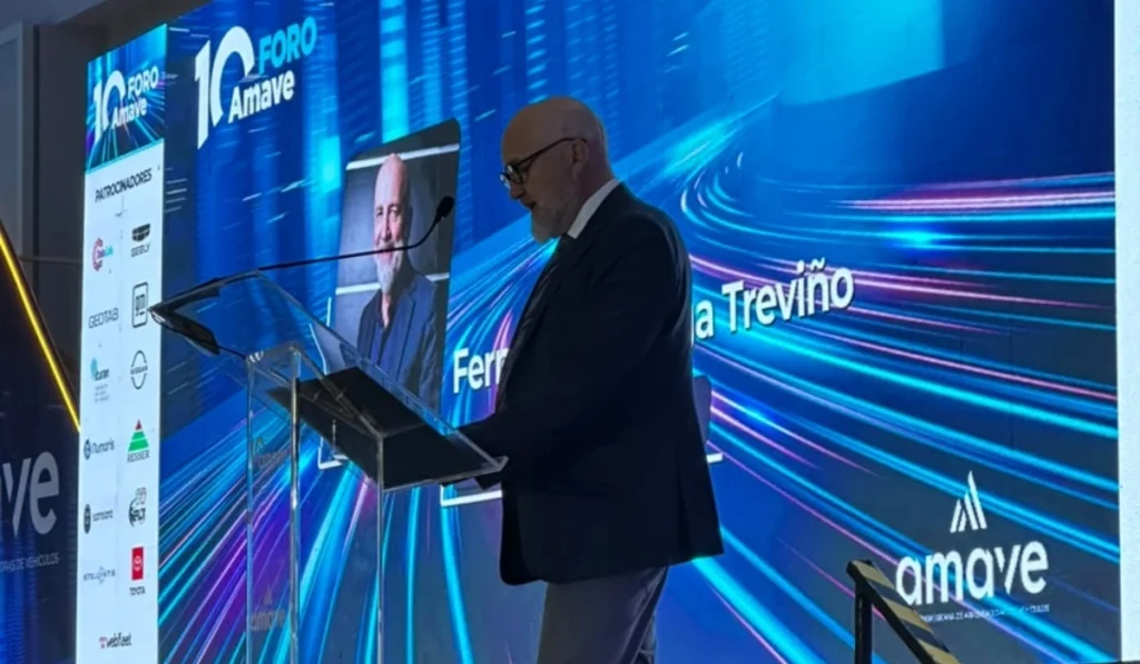 Fernando Noriega, presidente de la AMAVe, durante su intervención en el 10° Foro AMAVe sobre la renovación del parque vehicular.
