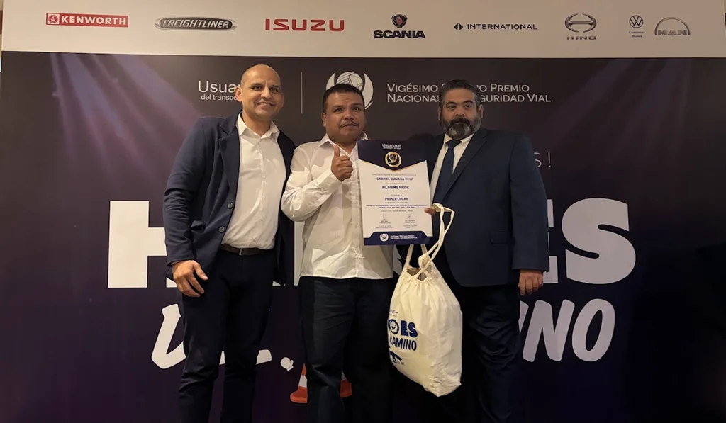 25-anos-sin-incidentes-viales-ISUZU-Mexico-reconoce-a-conductores-en-Premio-Nacional-de-Seguridad-Vial-ANTP-factor-automotor