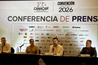 alta-de-operadores-En-la-convencion-2026-CANACAR-advierte-que-mas-de-90-mil-camiones-estan-detenidos-factor-automotor