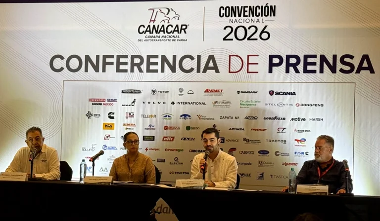 Falta de operadores: en la convención 2026, CANACAR advierte que más de 90 mil camiones están detenidos