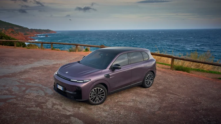 Leapmotor prepara su gran debut en el Salón del Automóvil de París con su hatchback inteligente B03