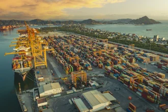 Manzanillo-incremento-9.5-carga-de-contenedores-de-enero-a-septiembre-factor-automotor