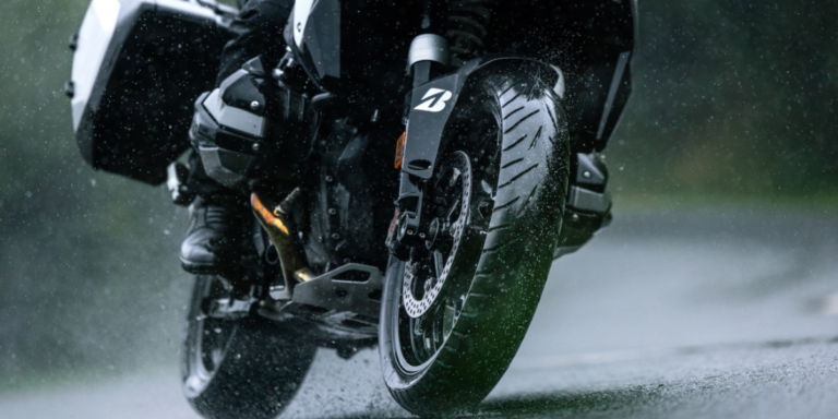 Bridgestone prepara el lanzamiento de un poderoso neumático para motos de aventura: BATTLAX ADVENTURE A42
