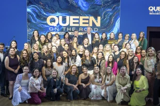Mujeres-clientes-y-transporte-Scania-celebra-10-anos-de-Queen-on-the-Road-factor-automotor