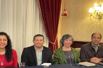 Denise Rojas, del Poder del Consumidor; Iván Islas, director de Economía de WRI México; Beatriz Cárdenas, WRI México, y Stephan Brodziak, del Poder del Consumidor.