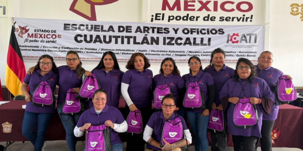 Scania impulsa la capacitación de 11 mujeres como operadoras de tractocamión quinta rueda.