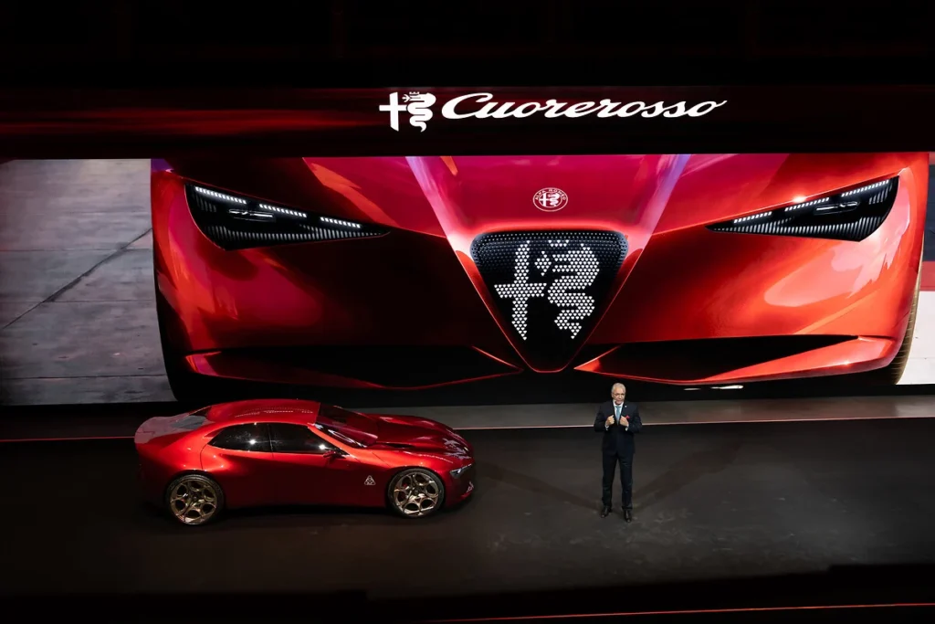 El prototipo presentado por Alfa Romeo aspira a convertirse en una arquitectura multienergía. 