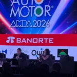 Especialistas participando en un panel sobre rentabilidad, tecnología e inteligencia artificial durante el Foro Automotor AMDA 2026.