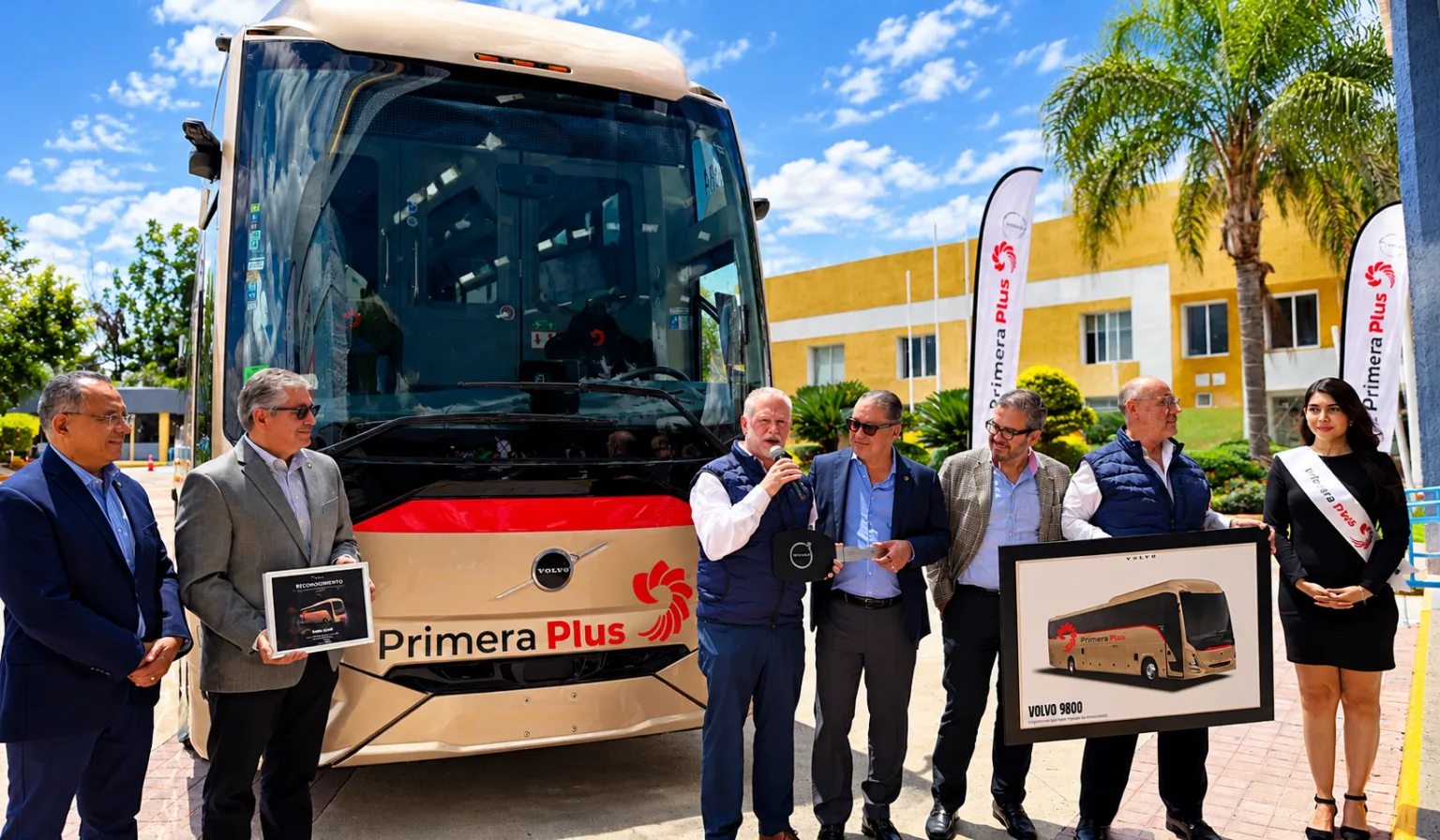 Flecha Amarilla afronta la caída de pasajeros apostando por la eficiencia de sus nuevos autobuses