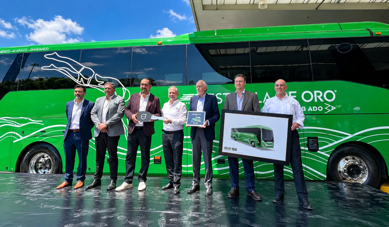 Estrella de Oro renueva su flota con tecnología Euro VI: Estrena autobuses Volvo 9800