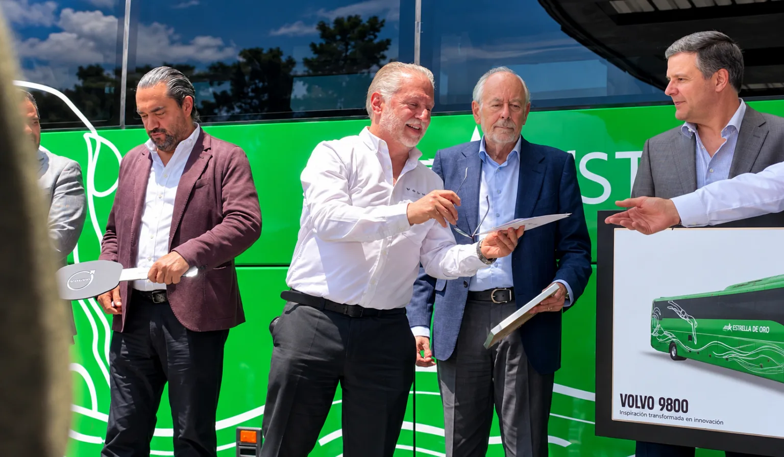V9800: La modernidad llega al transporte de pasajeros