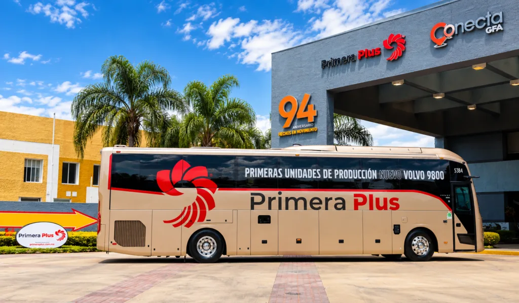 Flecha Amarilla afronta la caída de pasajeros apostando por la eficiencia de sus nuevos autobuses