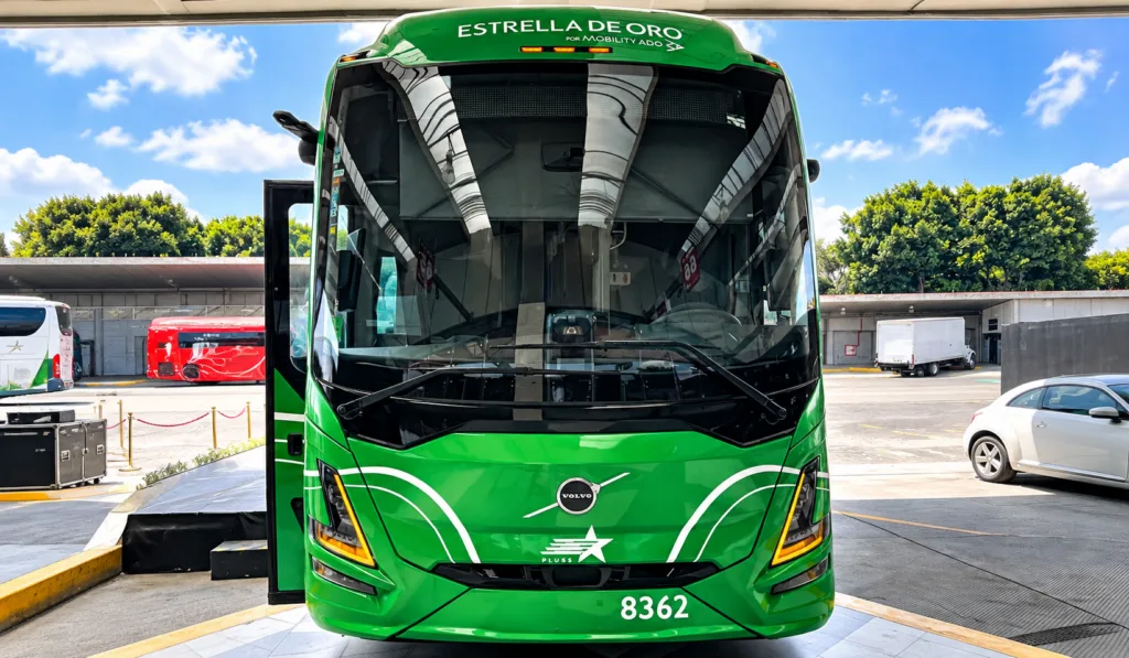V9800: La modernidad llega al transporte de pasajeros