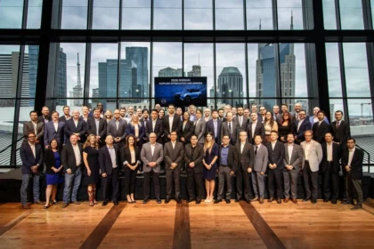 Directivos y representantes de los proveedores galardonados por Nissan Americas durante el Regional Supplier Appreciation and Awards Event 2026 en Nashville.