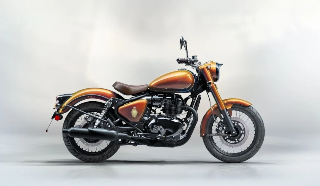 Motocicleta Royal Enfield Classic 650 Hypershift Edición 125 Aniversario mostrada de perfil con pintura especial que cambia de color y detalles en dorado.